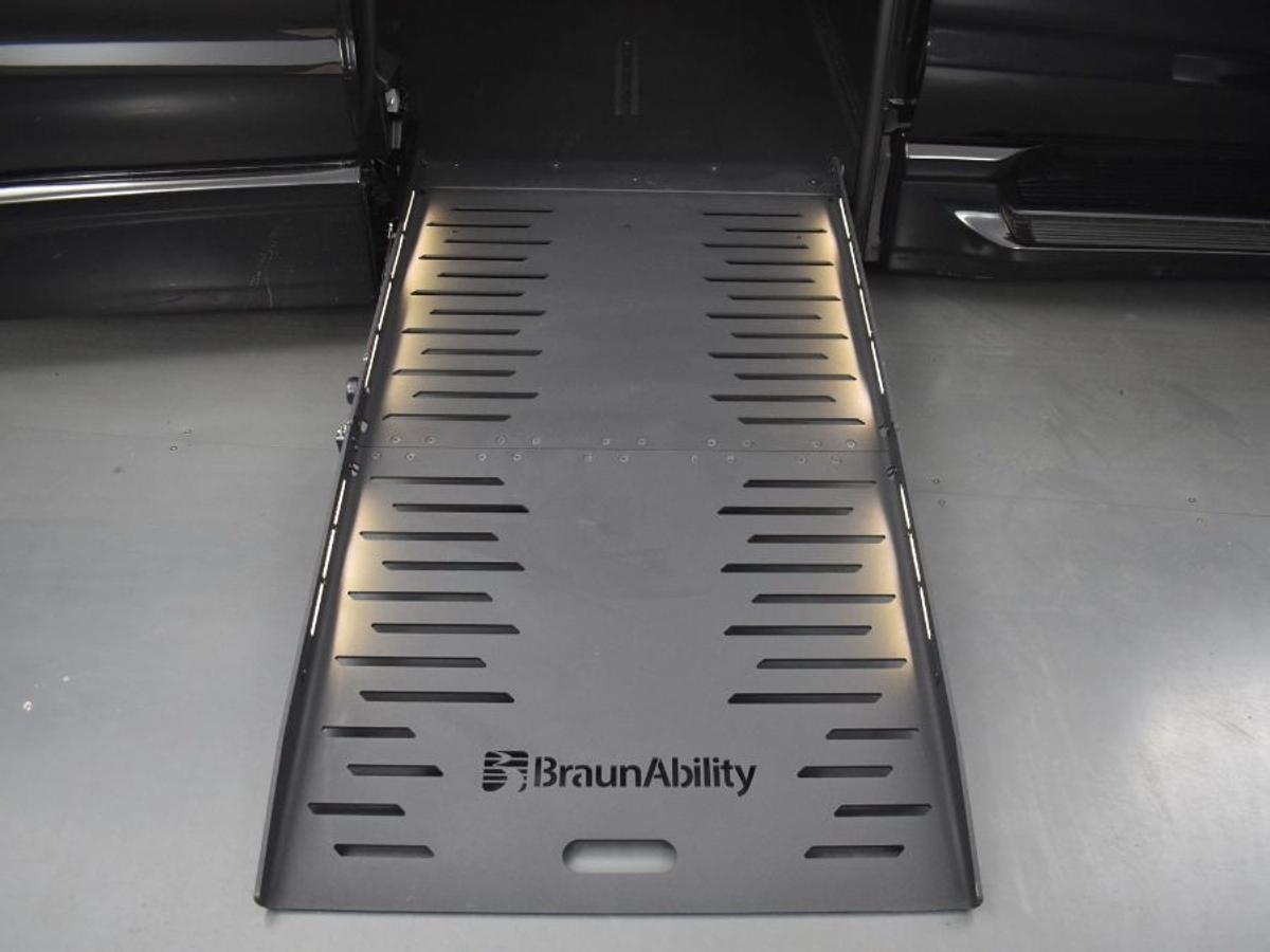 2025 CHRYSLER PACIFICA - Image 11