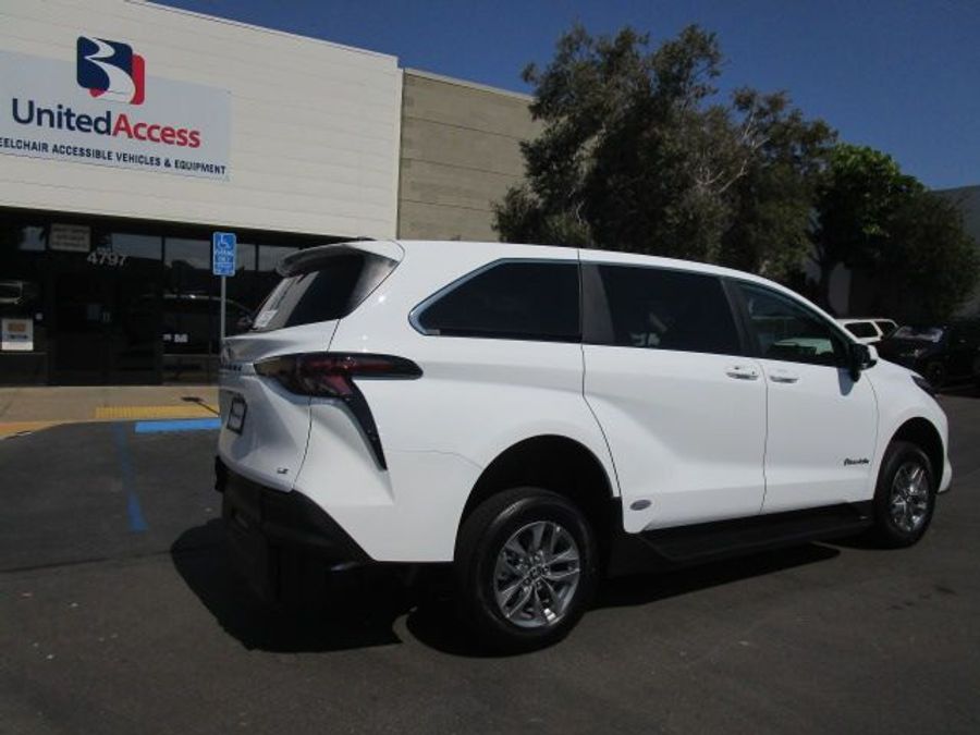 New 2025 Toyota Sienna Hybrid LE - BraunAbility Commercial Rear Entry Entry Fold Out Manual Ramp