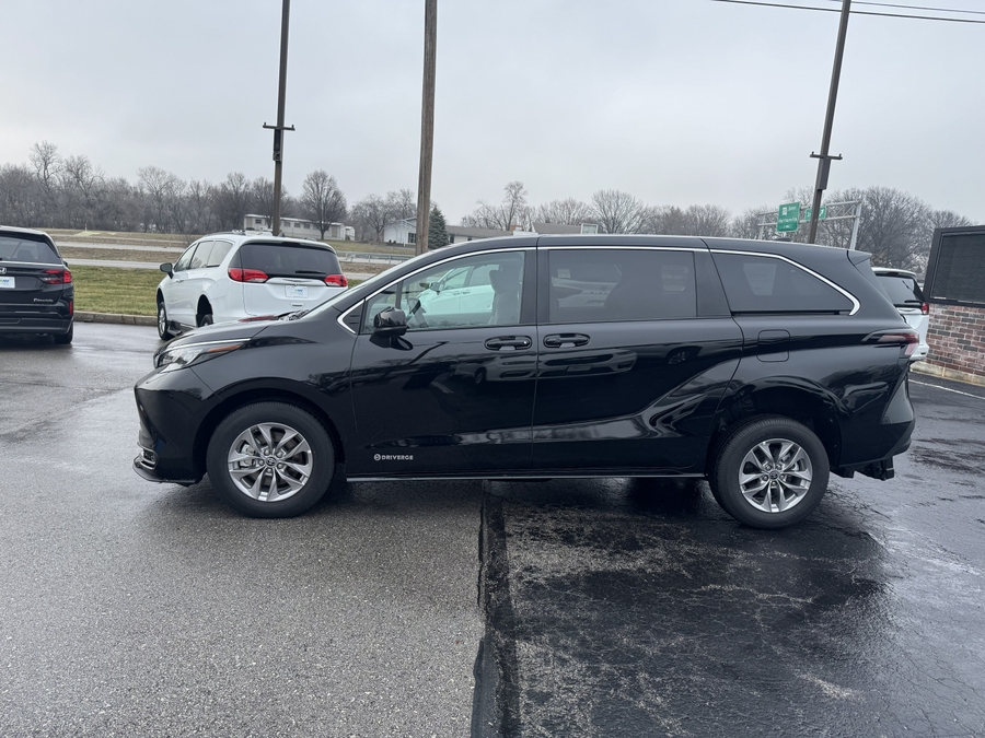2025 TOYOTA SIENNA - Image 12