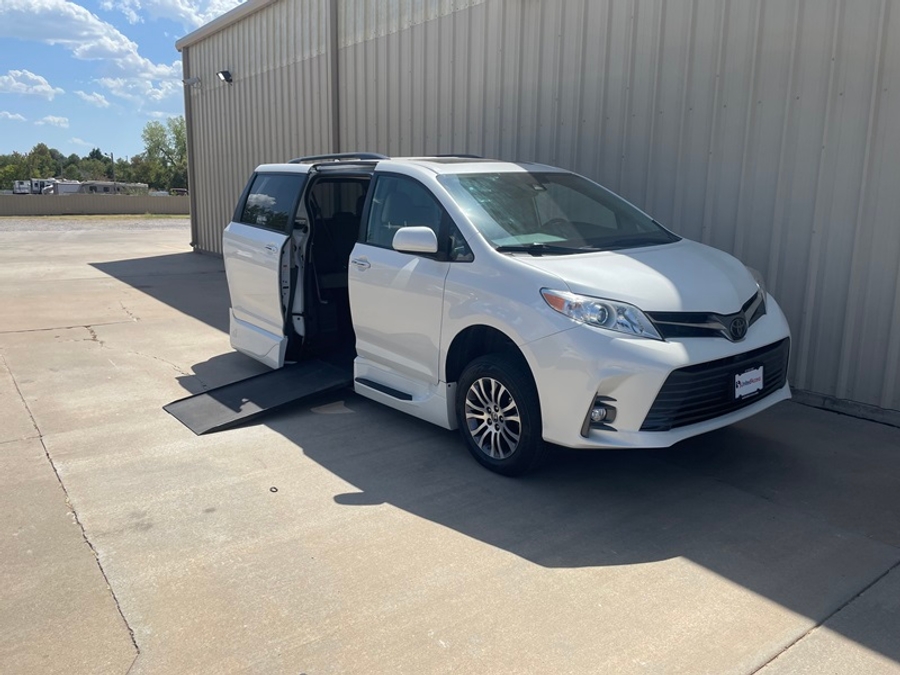 Used 2020 Toyota Sienna XLE - VMI Side Entry In Floor Automatic Ramp