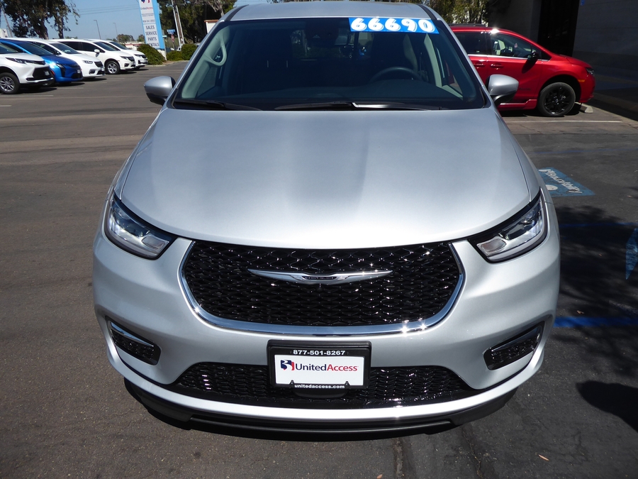 2023 Chrysler Pacifica Touring L - Photo 19