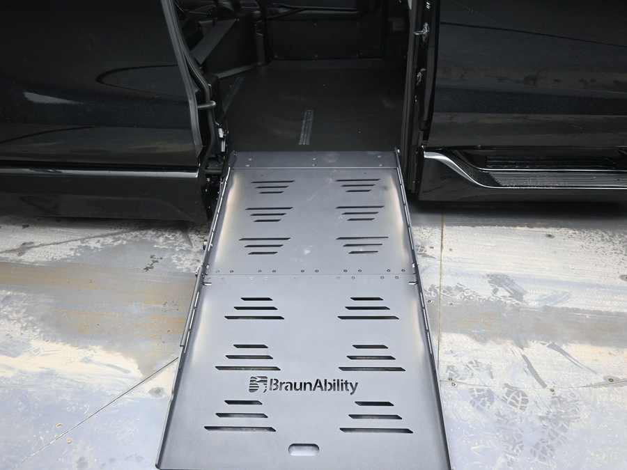 Black Toyota Sienna image number 10