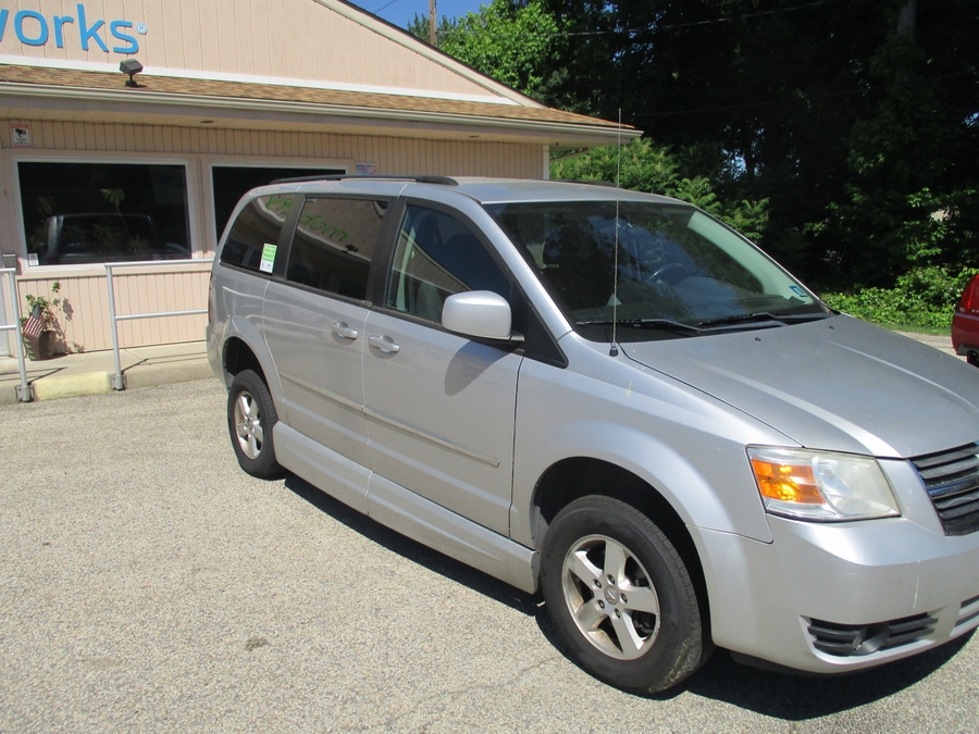 2010 Dodge Grand Caravan SXT - Photo 2