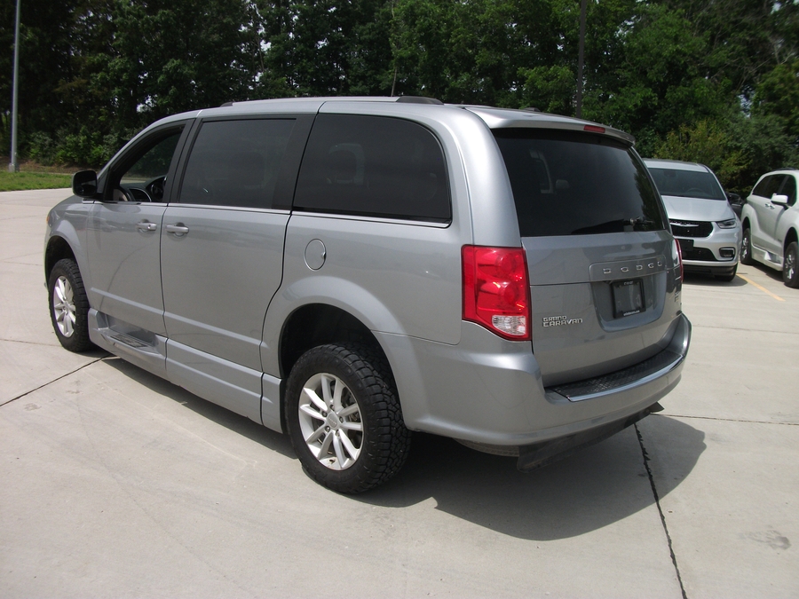 Used 2019 Dodge Grand Caravan SXT - BraunAbility Side Entry Entry Fold Out Automatic Ramp