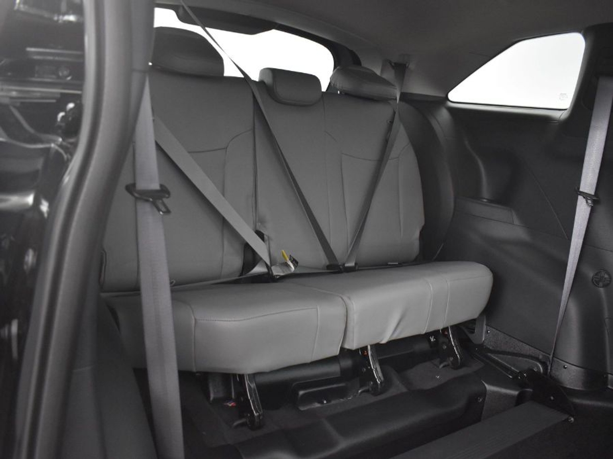 2025 TOYOTA SIENNA - Image 10