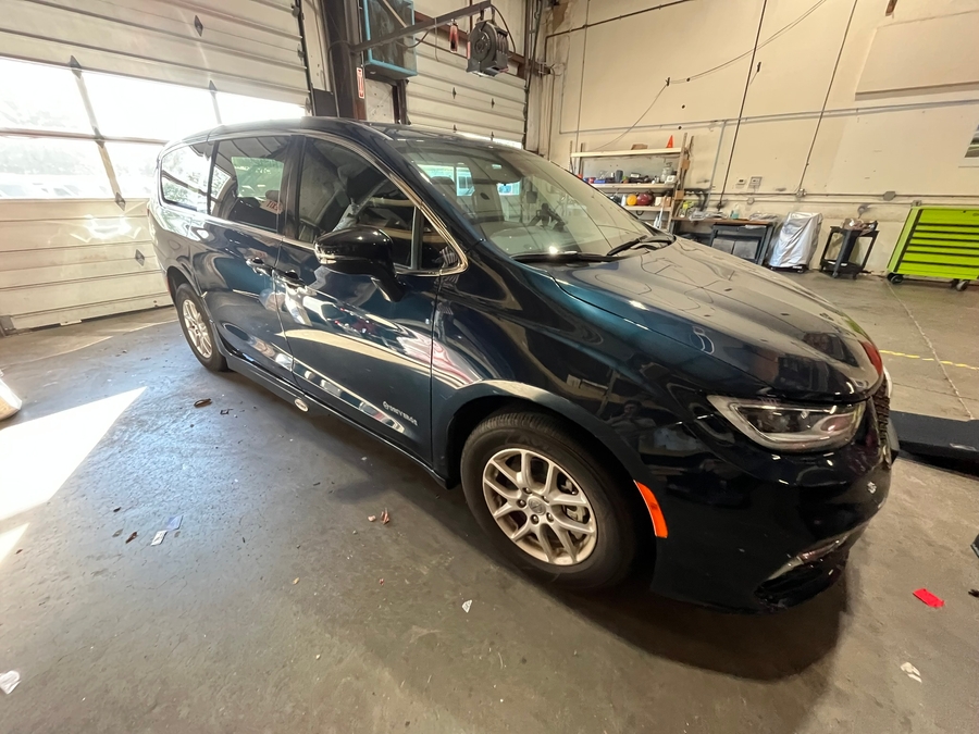 2024 Chrysler Pacifica Touring - Photo 7