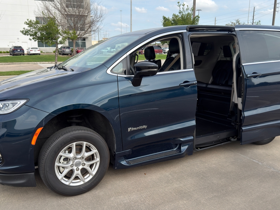 Used 2024 Chrysler Pacifica Touring L - BraunAbility Side Entry Entry In Floor Automatic Ramp