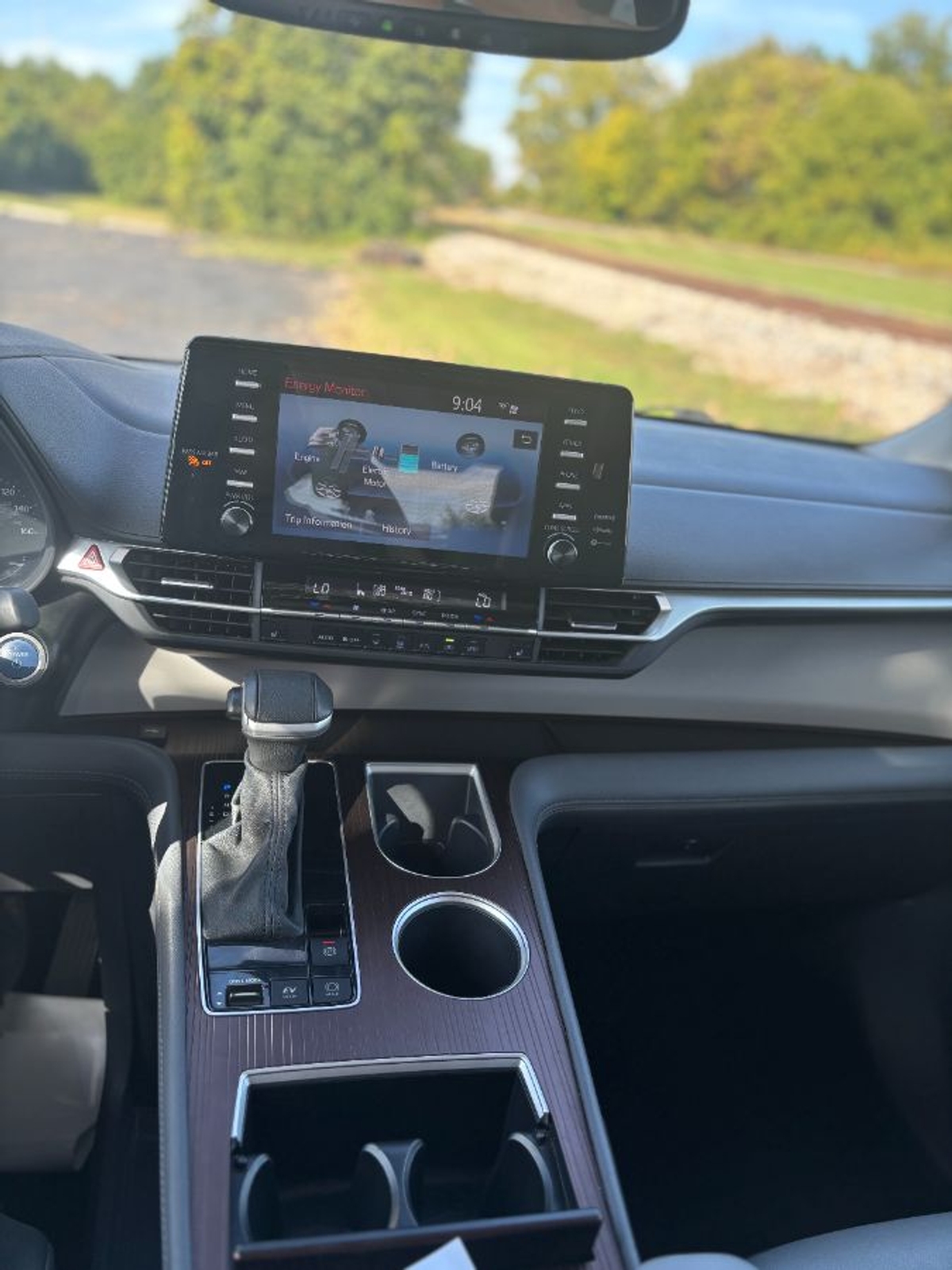 Black Toyota Sienna image number 4