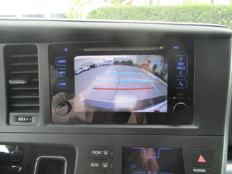 Used 2016 Toyota Sienna SE - BraunAbility Side Entry Entry Fold Out Automatic Ramp