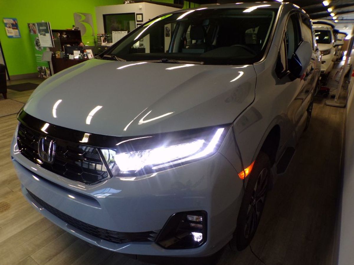 Grey Honda Odyssey image number 7