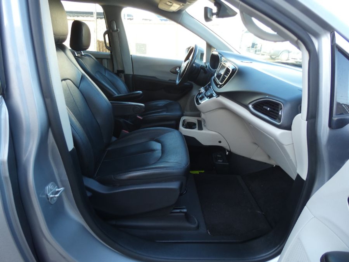 2020 CHRYSLER PACIFICA - Image 9