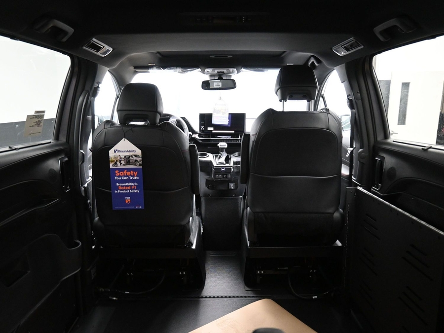 New 2026 Toyota Sienna Hybrid XSE Sport - BraunAbility Side Entry Entry Fold Out Automatic Ramp