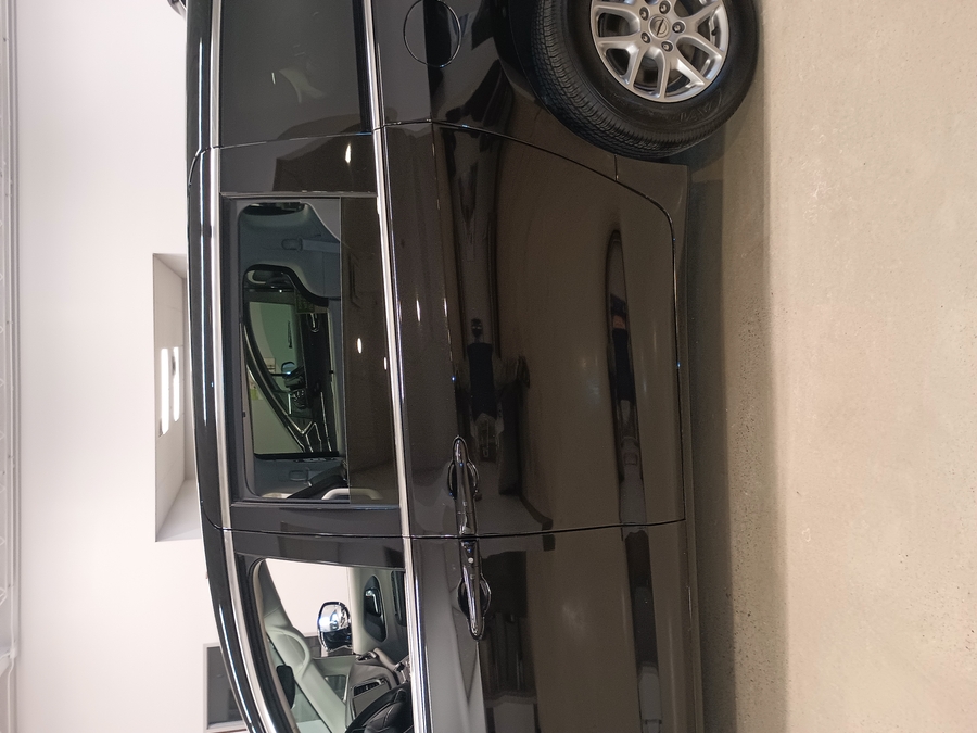 Black Chrysler Pacifica image number 7