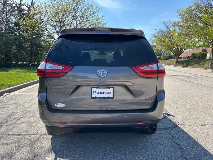 Used 2018 Toyota Sienna XLE - VMI Side Entry Entry In Floor Manual Ramp