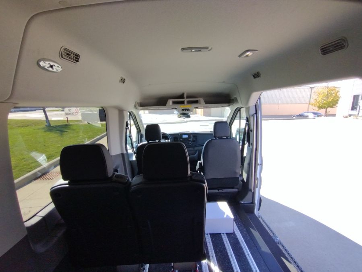 White Ford T350 image number 15