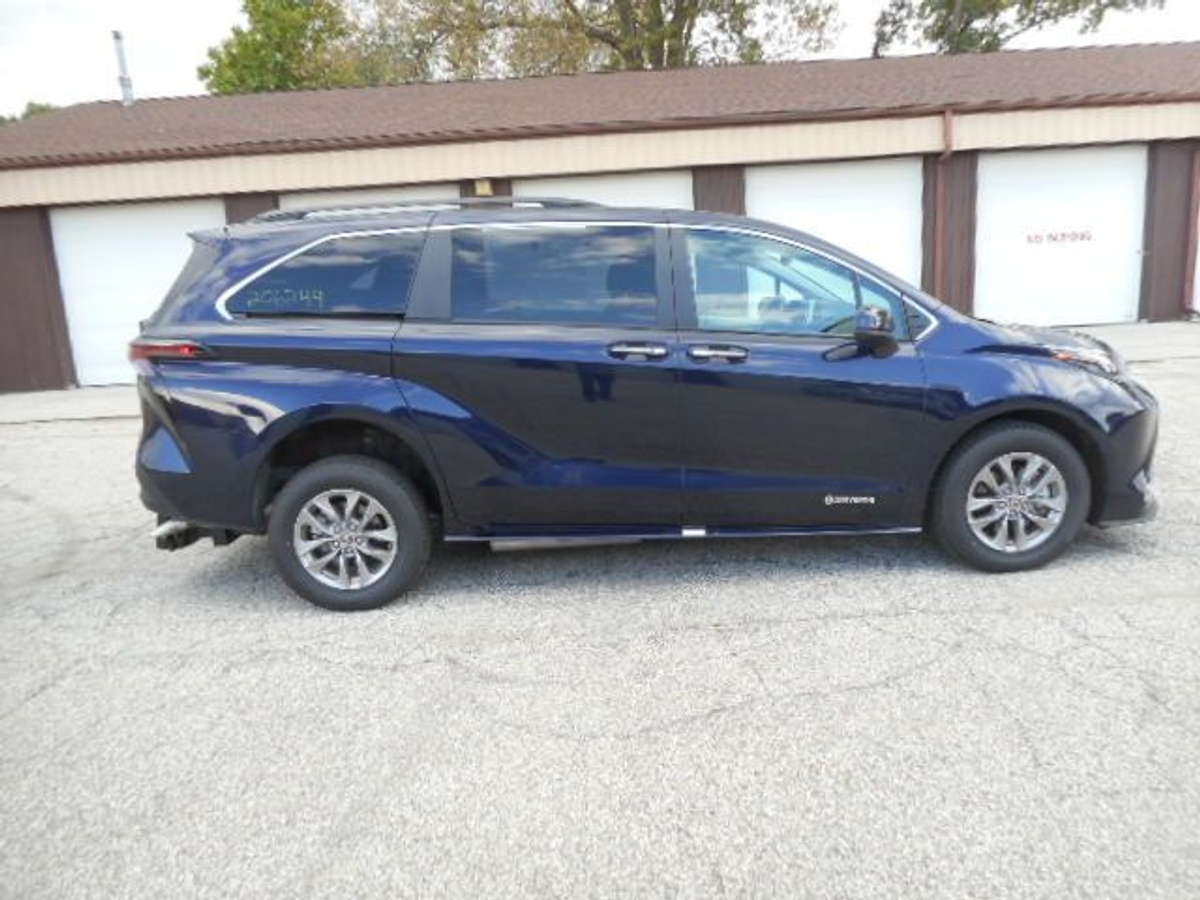 2024 TOYOTA SIENNA - Image 8