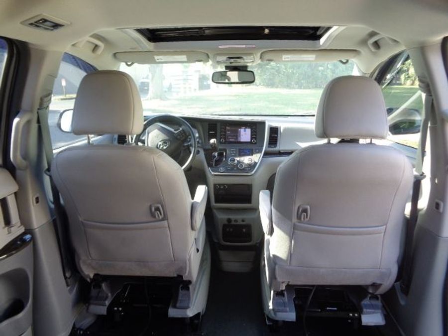Used 2020 Toyota Sienna XLE Base - BraunAbility Side Entry Entry Fold Out Automatic Ramp
