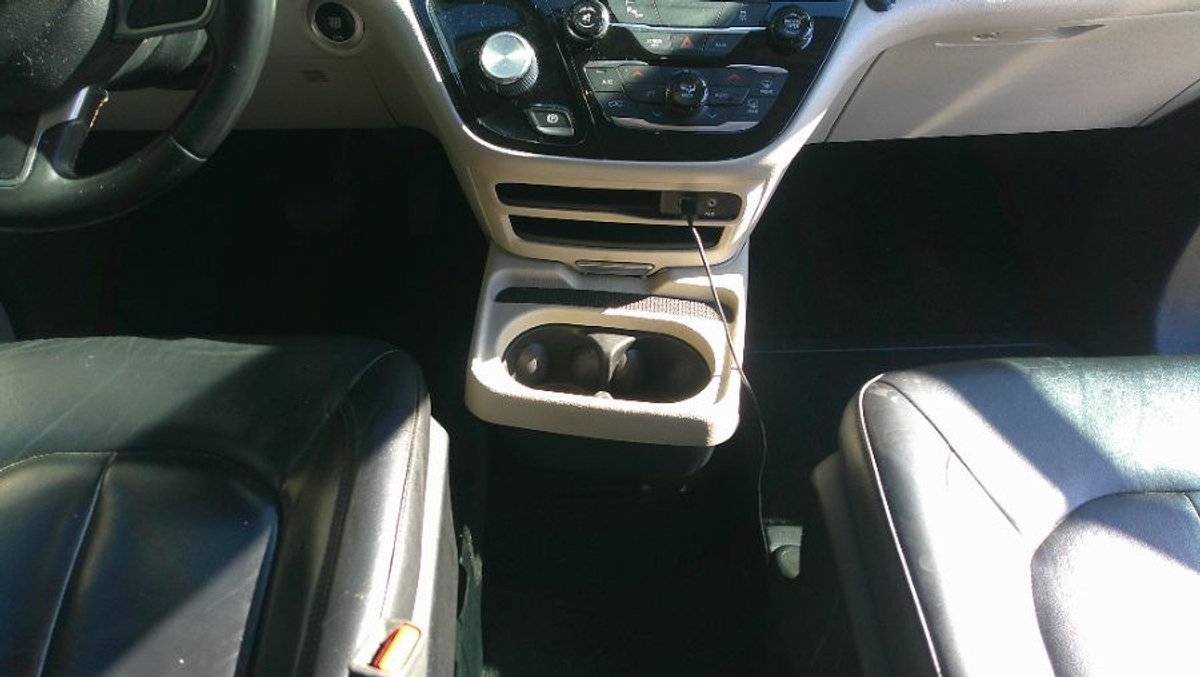 2023 CHRYSLER PACIFICA - Image 12