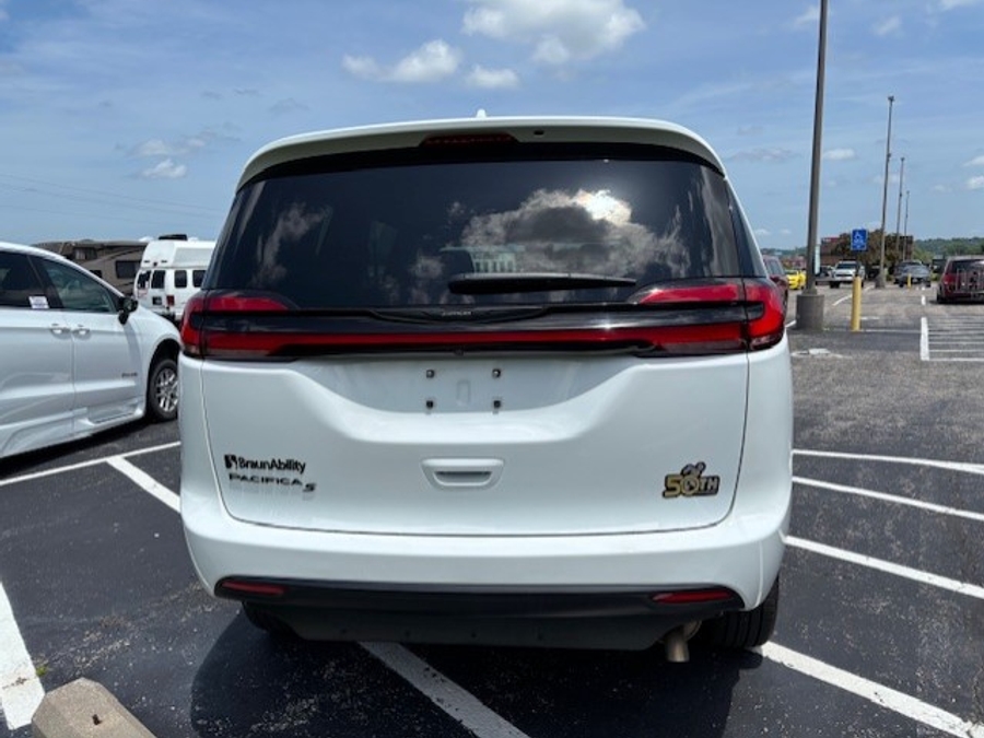 Used 2022 Chrysler Pacifica Touring L Sport 50th Anniversary - BraunAbility Side Entry Entry Fold Out Automatic Ramp