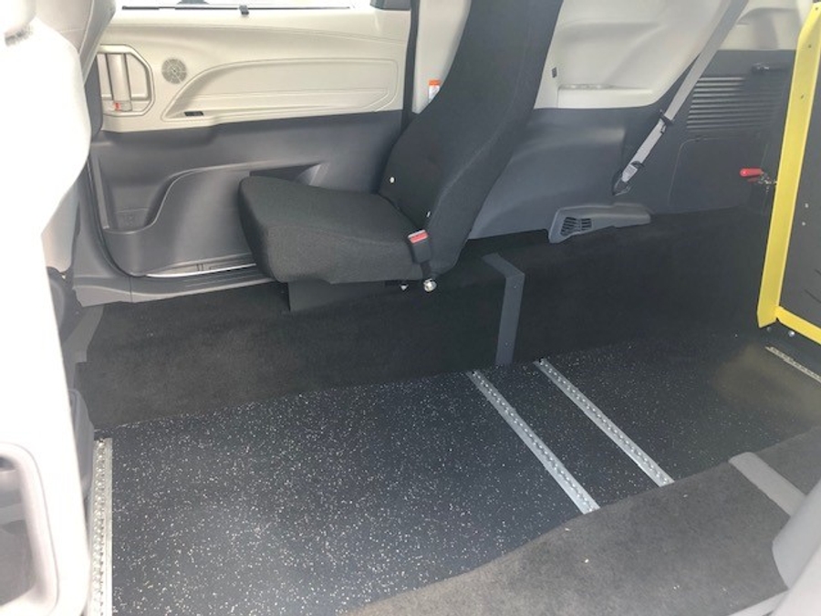 Used 2024 Toyota Sienna Hybrid LE - Vantage Mobility Commercial Rear Entry Entry Fold Out Manual Ramp