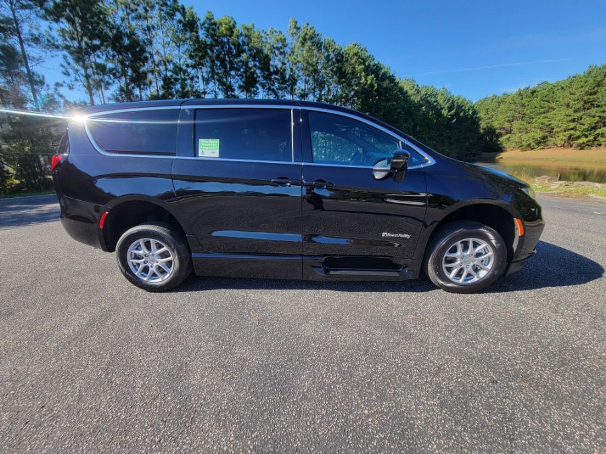 2025 CHRYSLER PACIFICA - Image 3