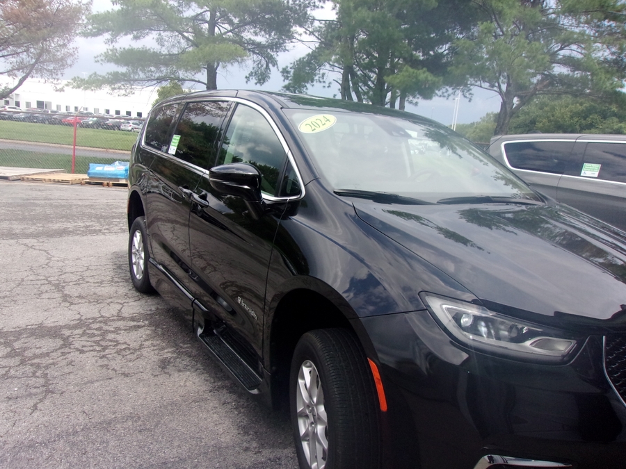 Grey Chrysler Pacifica with Rear Entry Manual Fold Out ramp
