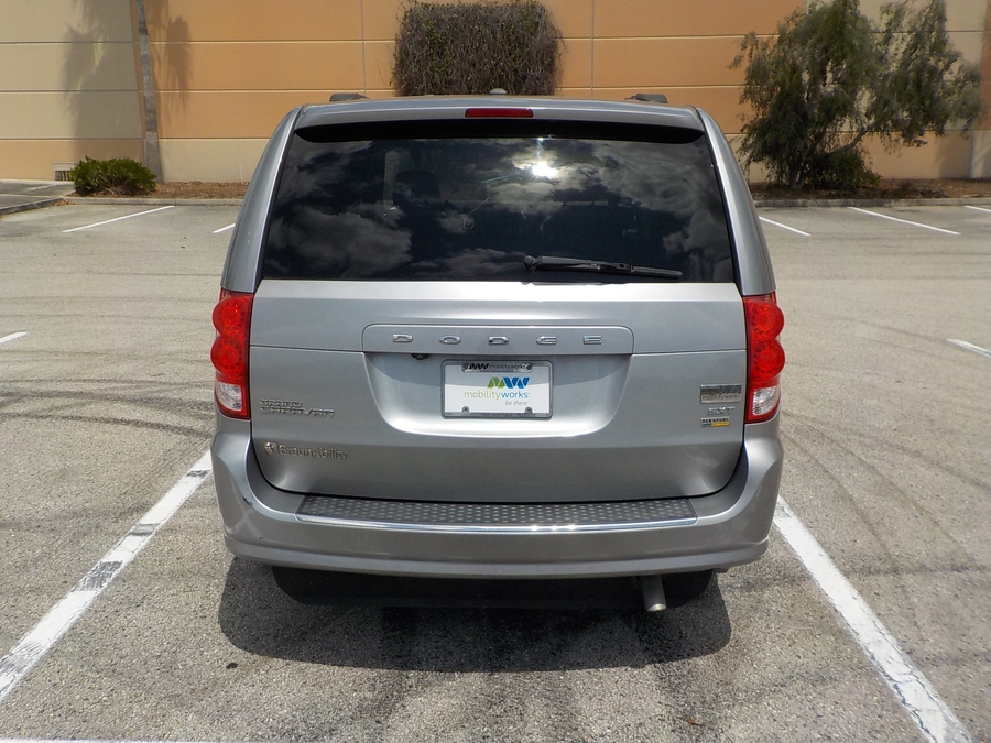 Silver Dodge Grand Caravan image number 5