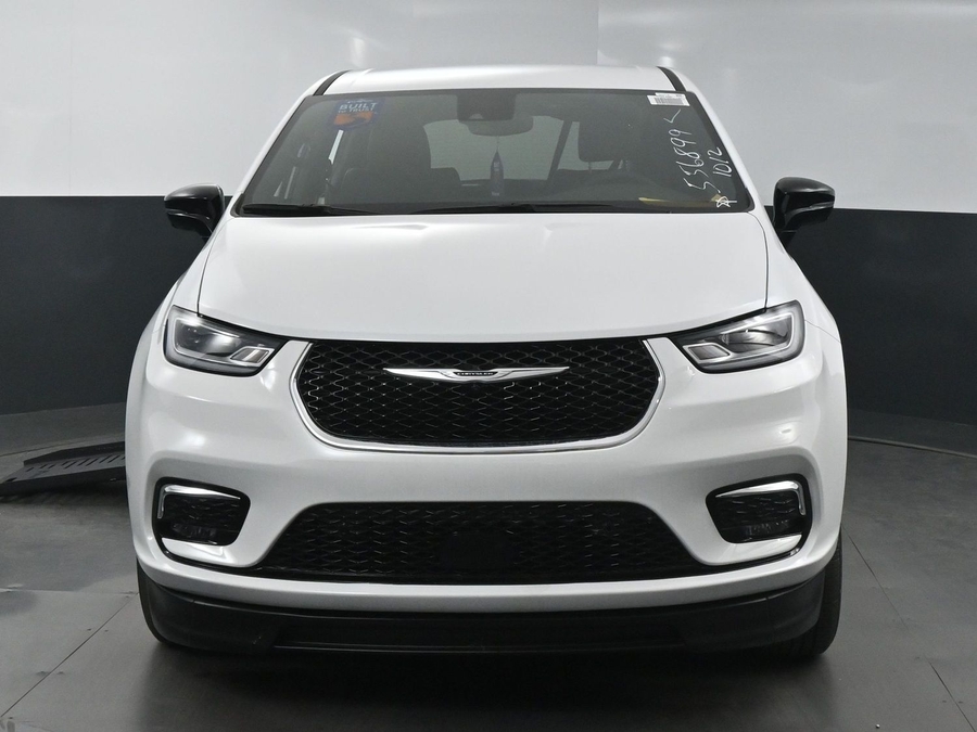 New 2025 Chrysler Pacifica Select Safety - BraunAbility Side Entry Entry Fold Out Automatic Ramp