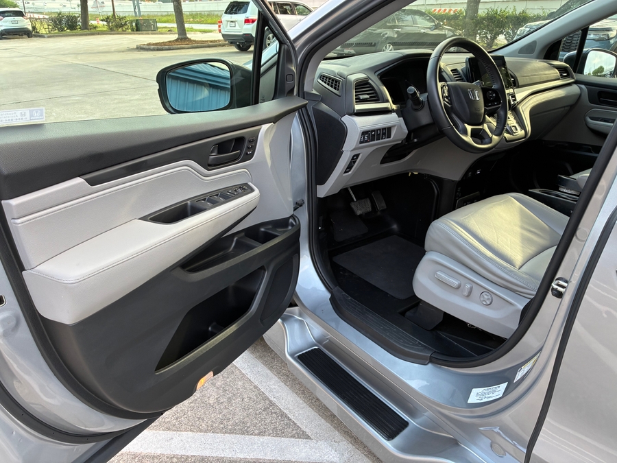 Used 2020 Honda Odyssey EX-L - BraunAbility Side Entry Entry In Floor Automatic Ramp