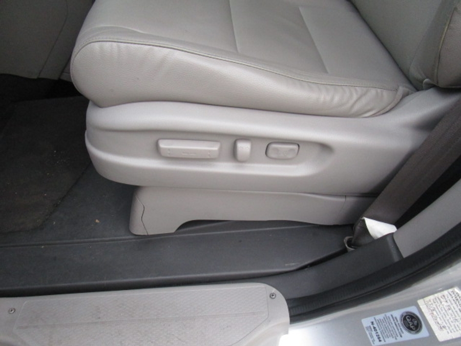 Used 2015 Honda Odyssey Touring Elite - VMI Side Entry Entry In Floor Automatic Ramp