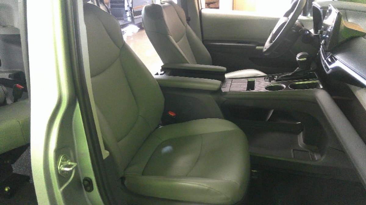 2024 TOYOTA SIENNA - Image 5