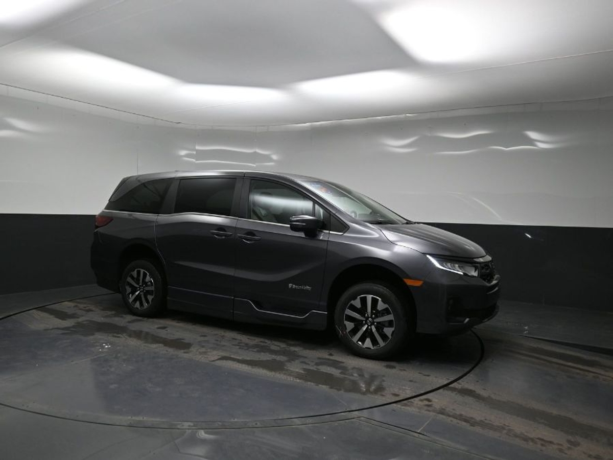 Grey Honda Odyssey image number 17