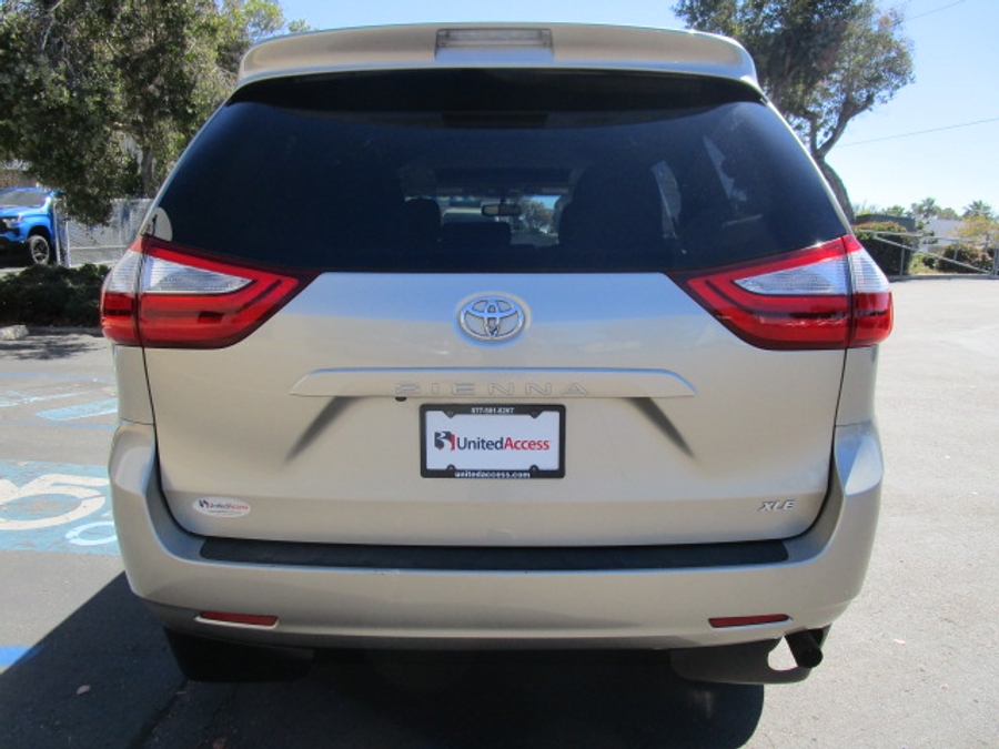 Used 2015 Toyota Sienna XLE - VMI Side Entry Entry In Floor Automatic Ramp