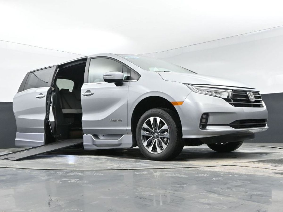 2024 Honda Odyssey EX-L - Photo 19