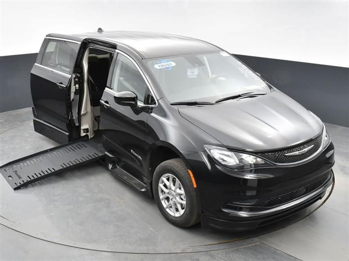 2023 CHRYSLER VOYAGER - Image 3