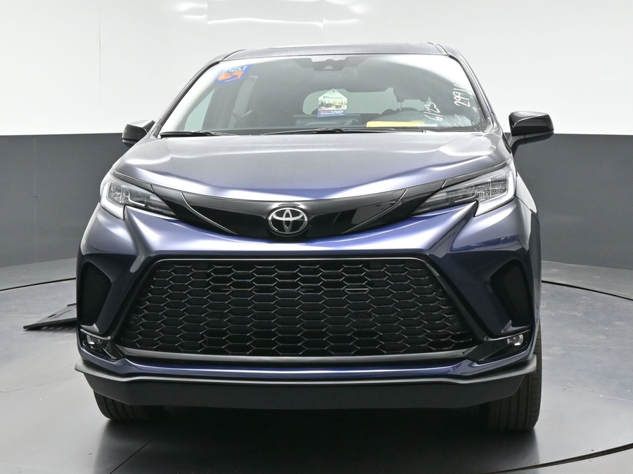 New 2026 Toyota Sienna Hybrid XSE Sport - BraunAbility Side Entry In Floor Automatic Ramp