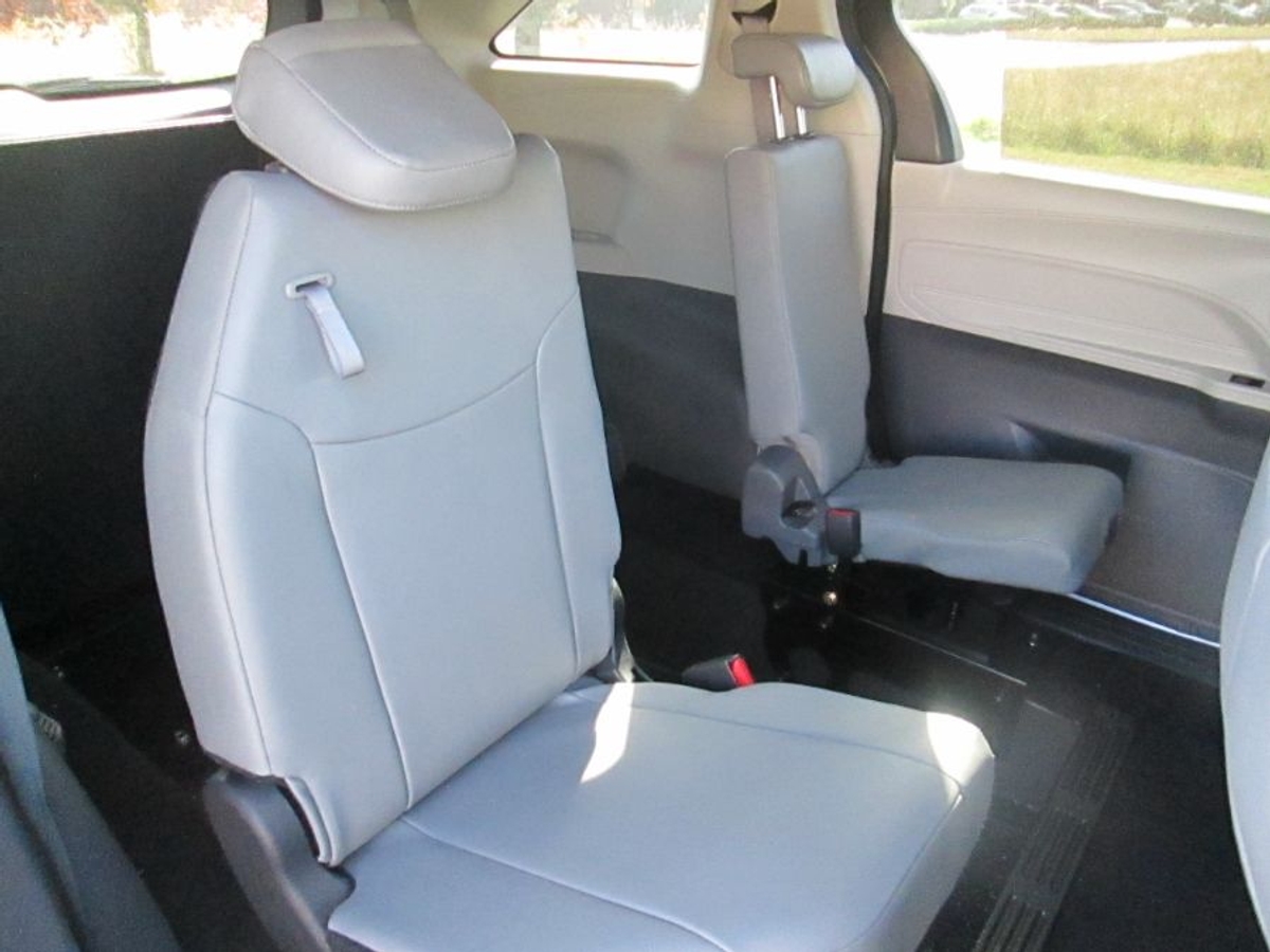 2024 TOYOTA SIENNA - Image 11