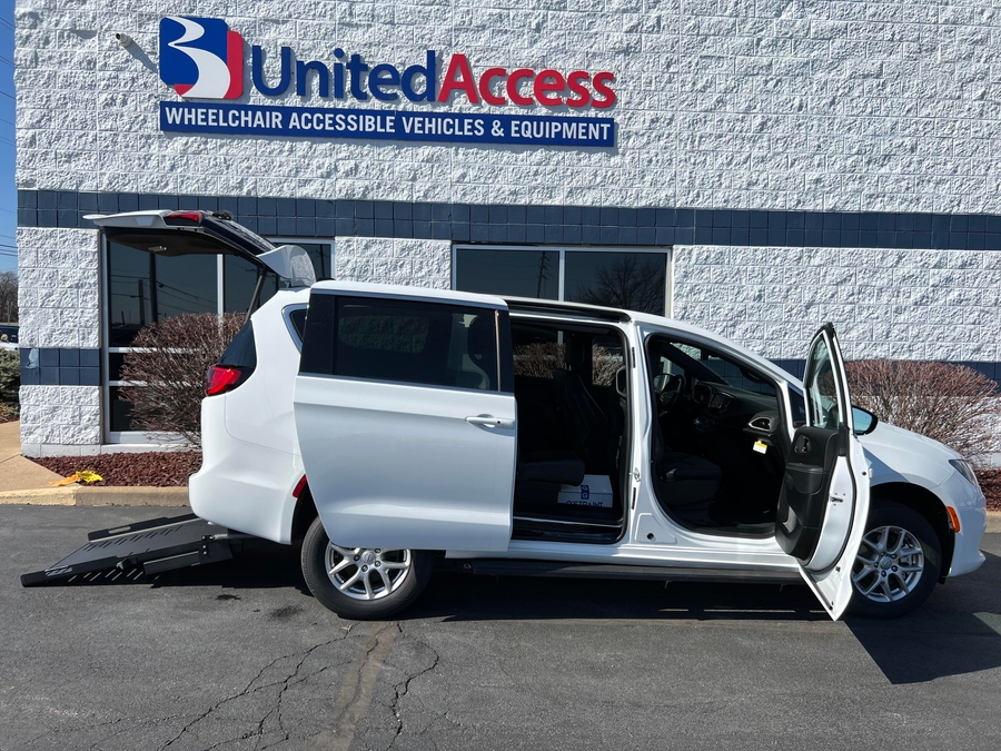 New 2025 Chrysler Voyager LX - FR Conversions Commercial Rear Entry Entry Fold Out Manual Ramp