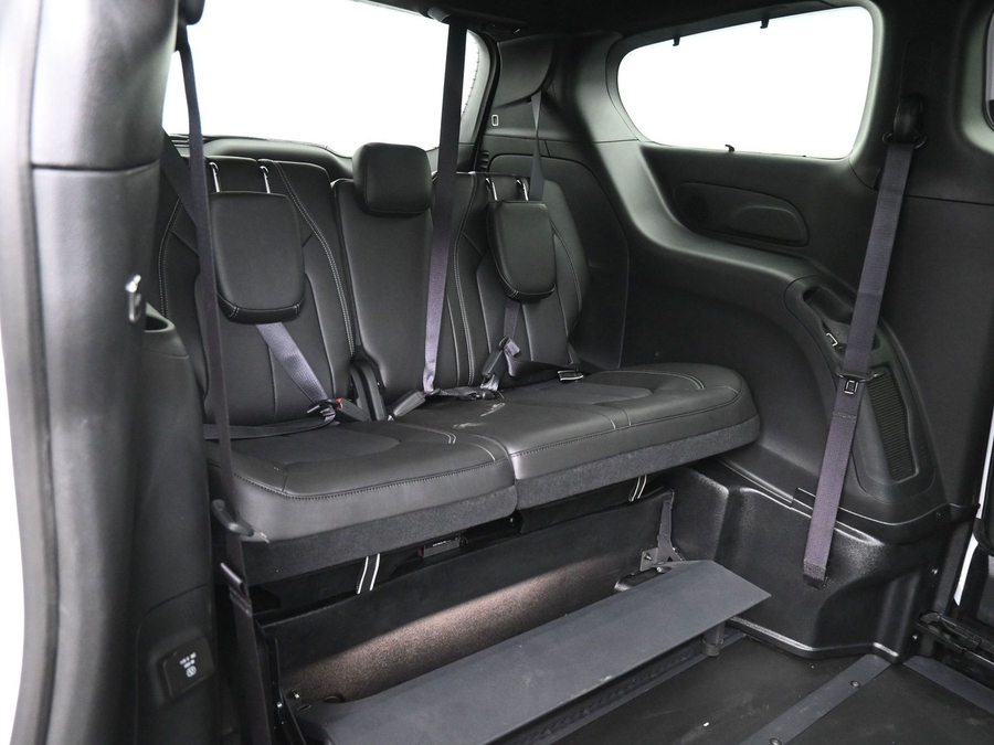 White Chrysler Pacifica image number 9