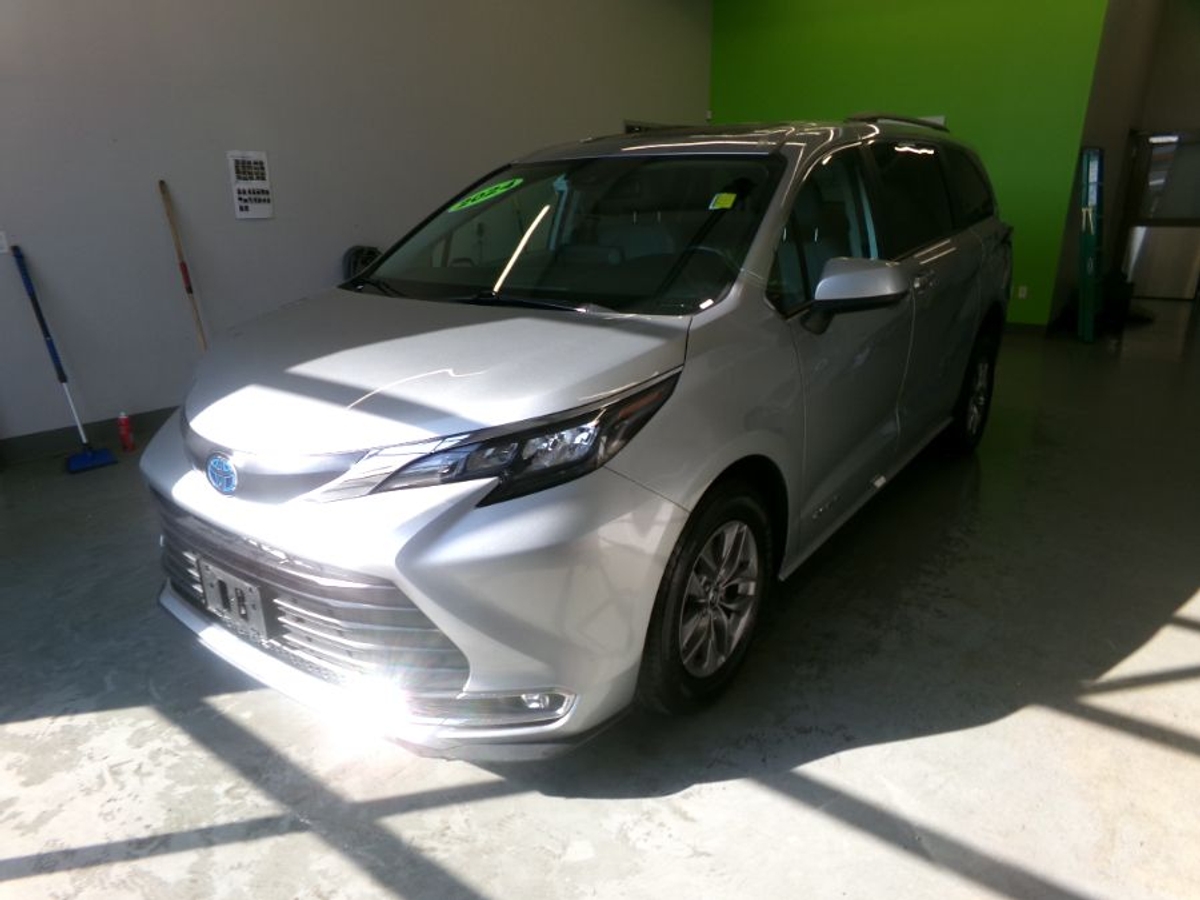 2024 TOYOTA SIENNA - Image 4