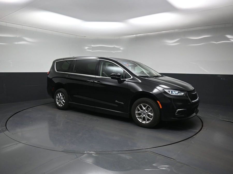 Used 2024 Chrysler Pacifica Touring L - BraunAbility Side Entry Fold Out Manual Ramp