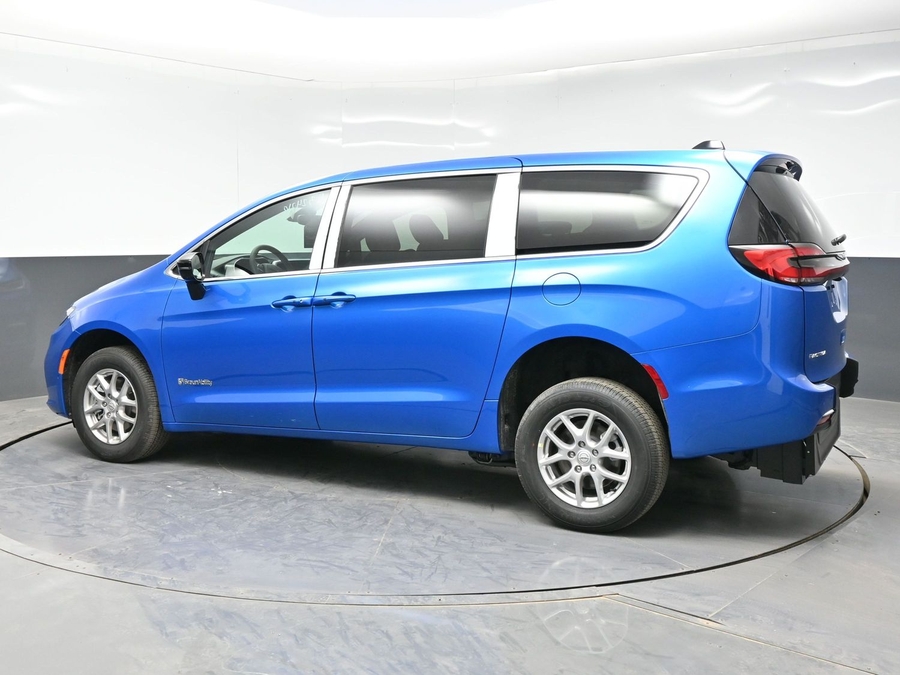 New 2026 Chrysler Pacifica Select Safety - BraunAbility Rear Entry Entry Fold Out Manual Ramp