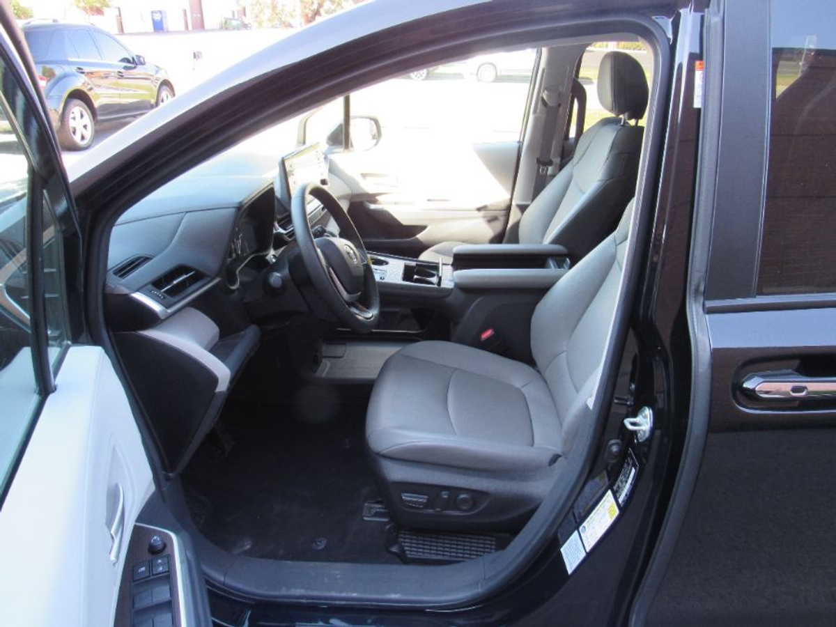 2024 TOYOTA SIENNA - Image 18