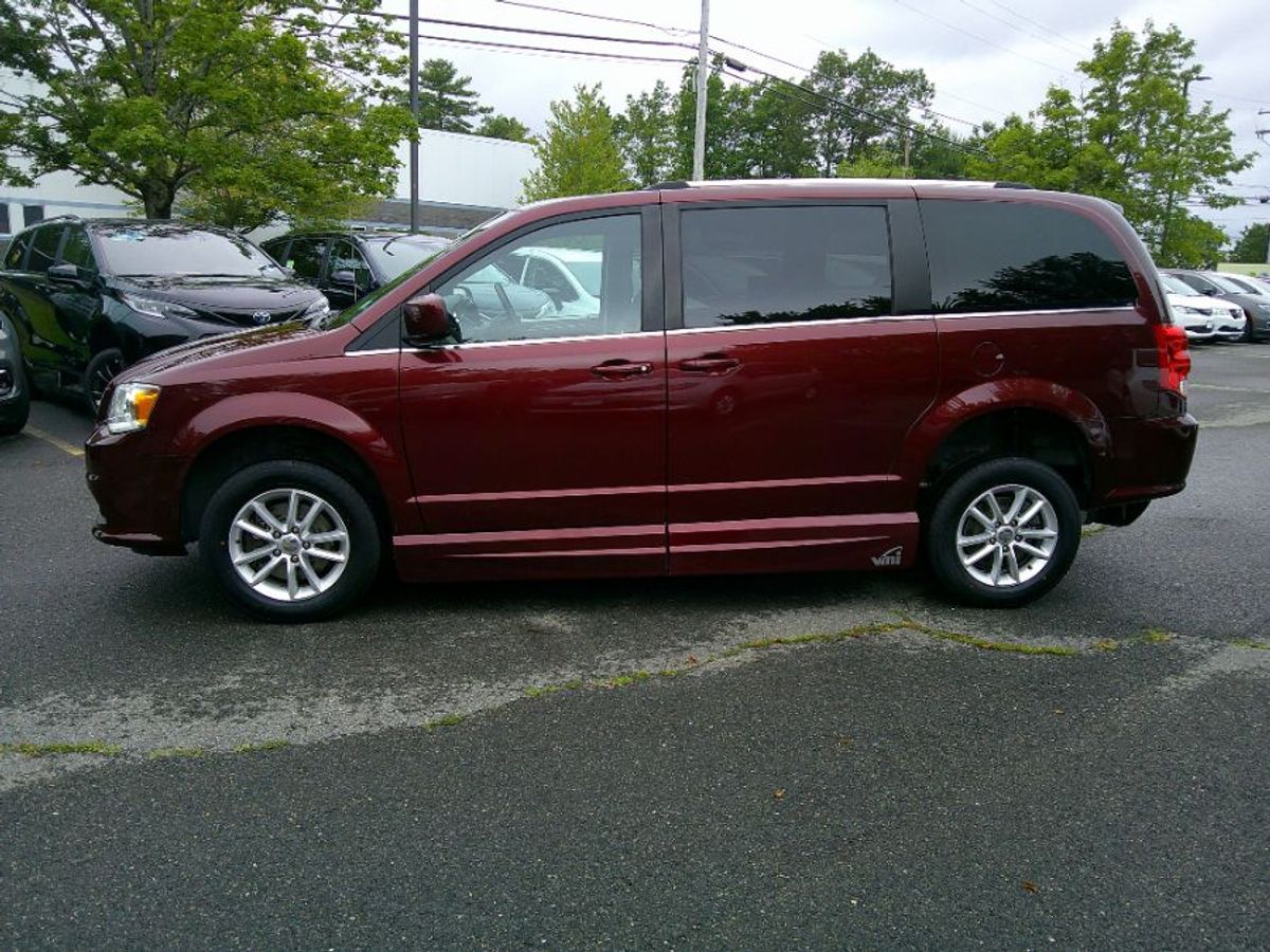Red Dodge Grand Caravan image number 7