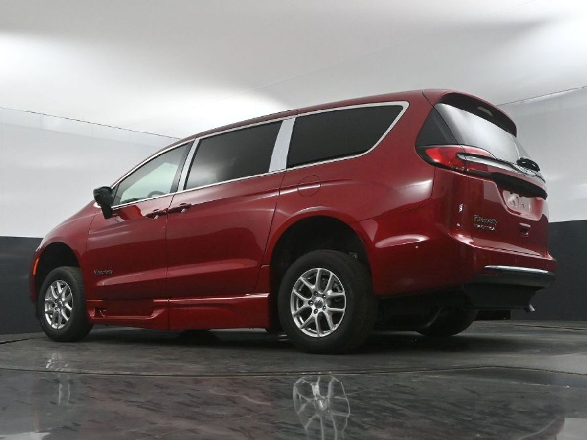 2025 CHRYSLER PACIFICA - Image 20