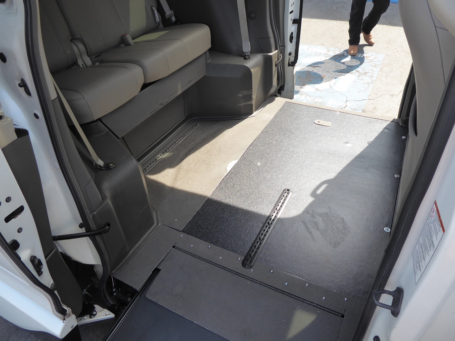 Used 2015 Toyota Sienna XLE - VMI Side Entry In Floor Automatic Ramp