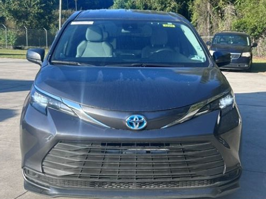 Grey Toyota Sienna with Rear Entry Manual Fold Out ramp