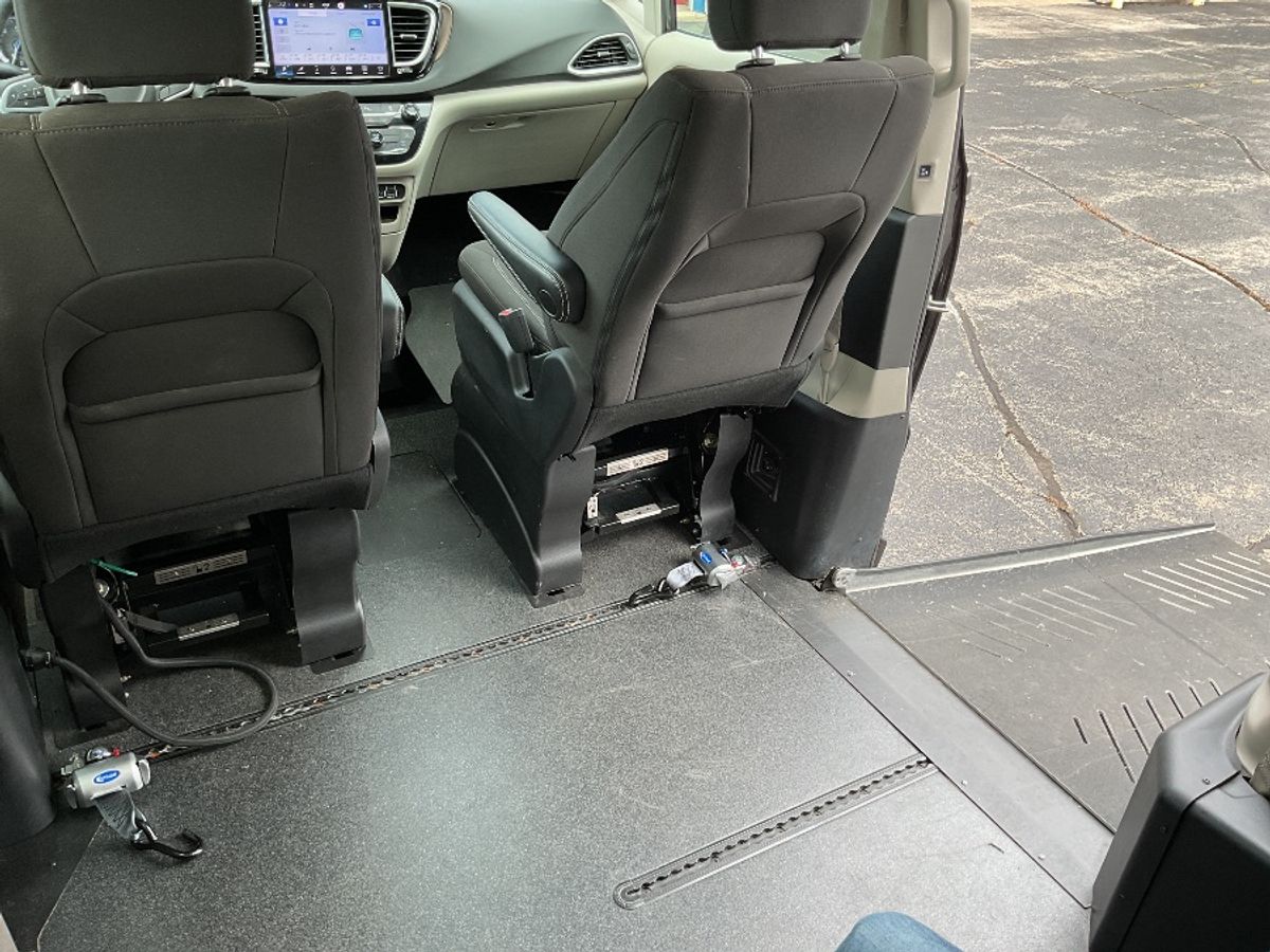 2022 CHRYSLER VOYAGER - Image 11