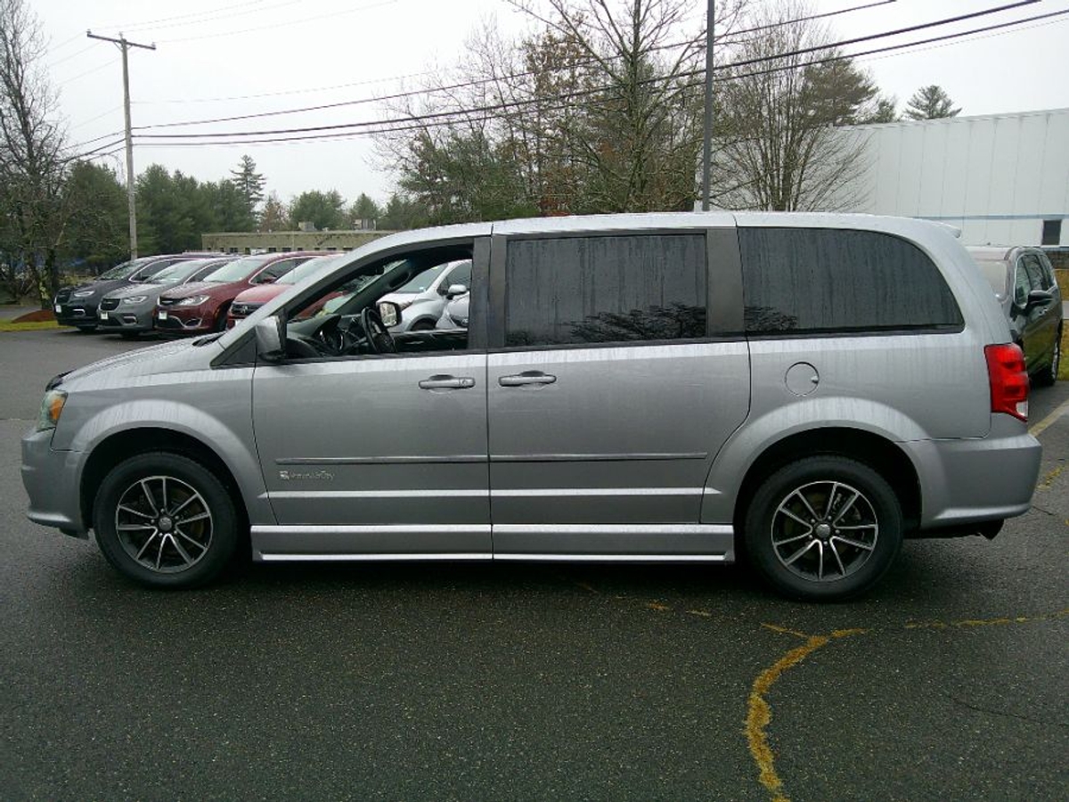 2015 DODGE GRAND CARAVAN - Image 9