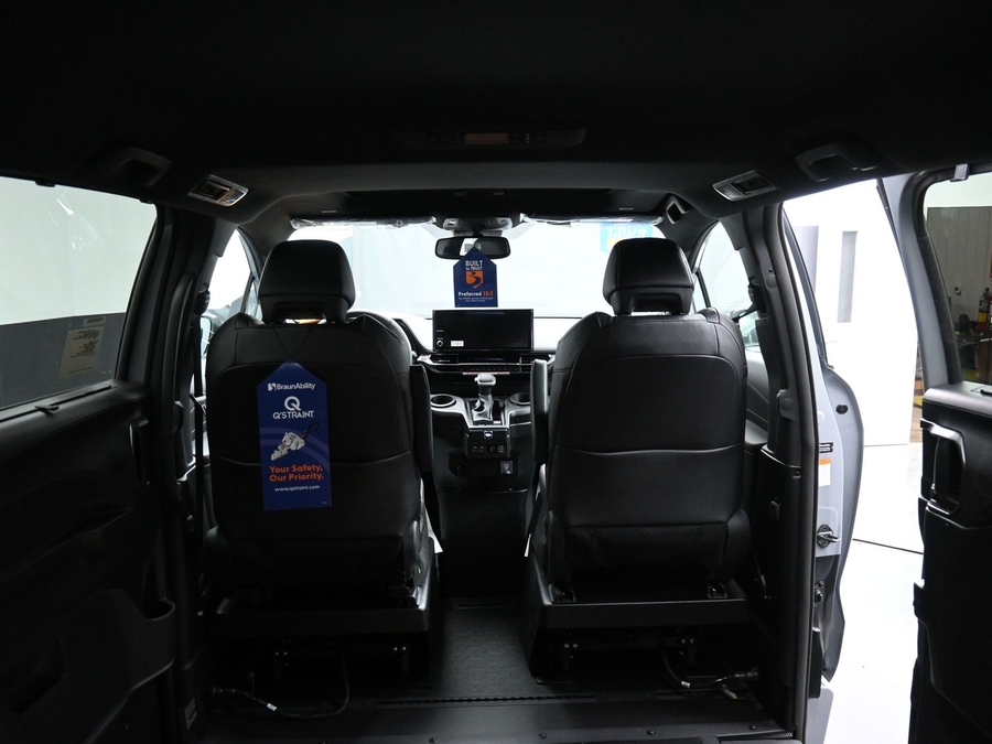 New 2026 Toyota Sienna Hybrid XSE Sport - BraunAbility Side Entry Entry In Floor Automatic Ramp